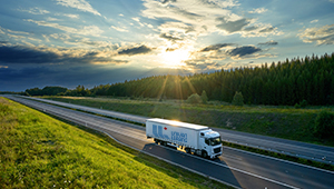 Commercial Trucks Univan